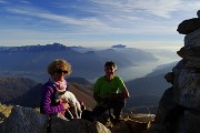 05 In vetta al Monte Duria (2264 m) con vista sul Lago di Como